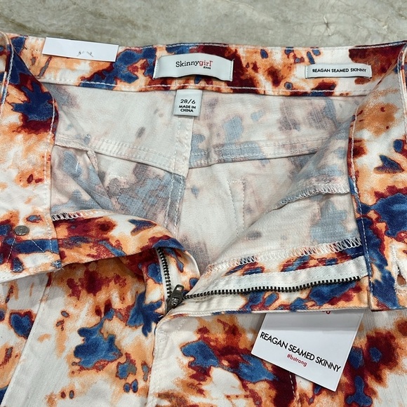 NEW SkinnyGirl‎ Reagan Seamed Skinny High Rise Capris Raw Hem Tie Dye Size 6 - Picture 7 of 9
